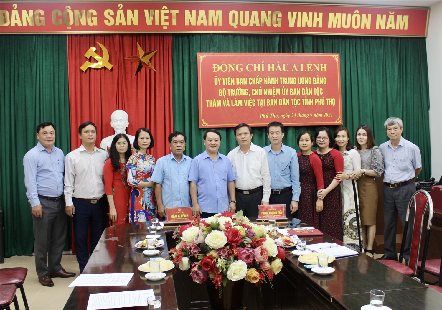 Bộ Trưởng Chủ Nhiệm Hầu A Lềnh Làm Việc Với Ubnd Tỉnh Phú Thọ Về